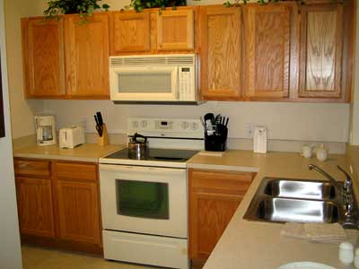 FULL-SIZE KITCHEN