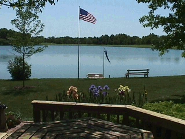 deckview2.jpg (59685 bytes)