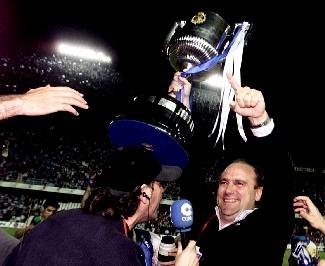 Flores levanta la Copa