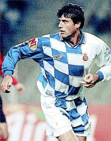 Con la camiseta del centenario