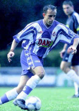 Serrano en partido de pretemporada 2000