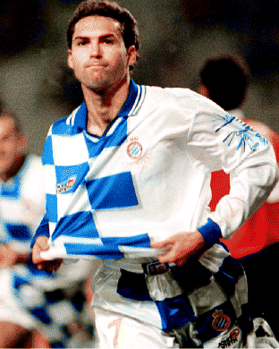 Celebrando un gol contra el Mallorca (1999-2000)