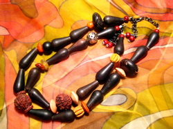 Almost Choker, Bulky Wooden Necklace