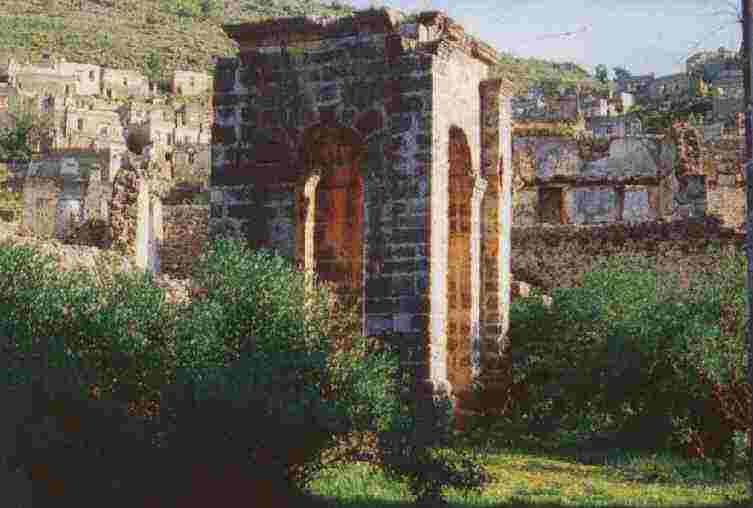 ruins.jpeg (19445 bytes)