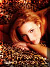 kudrow_fhm0a.jpg (111576 bytes)
