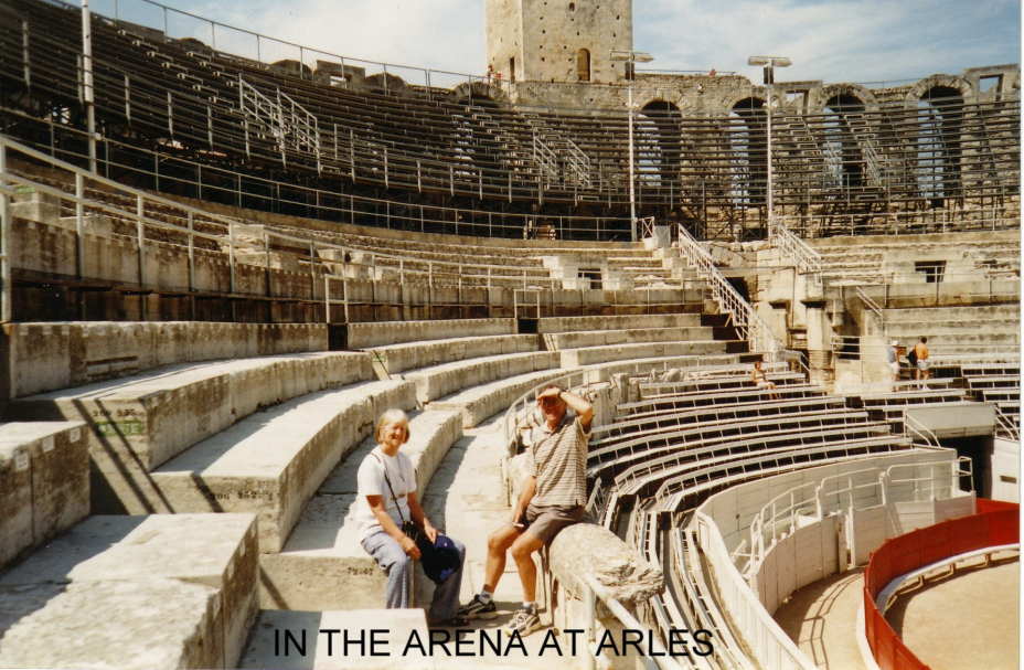 ArlesArena.JPG (761962 bytes)
