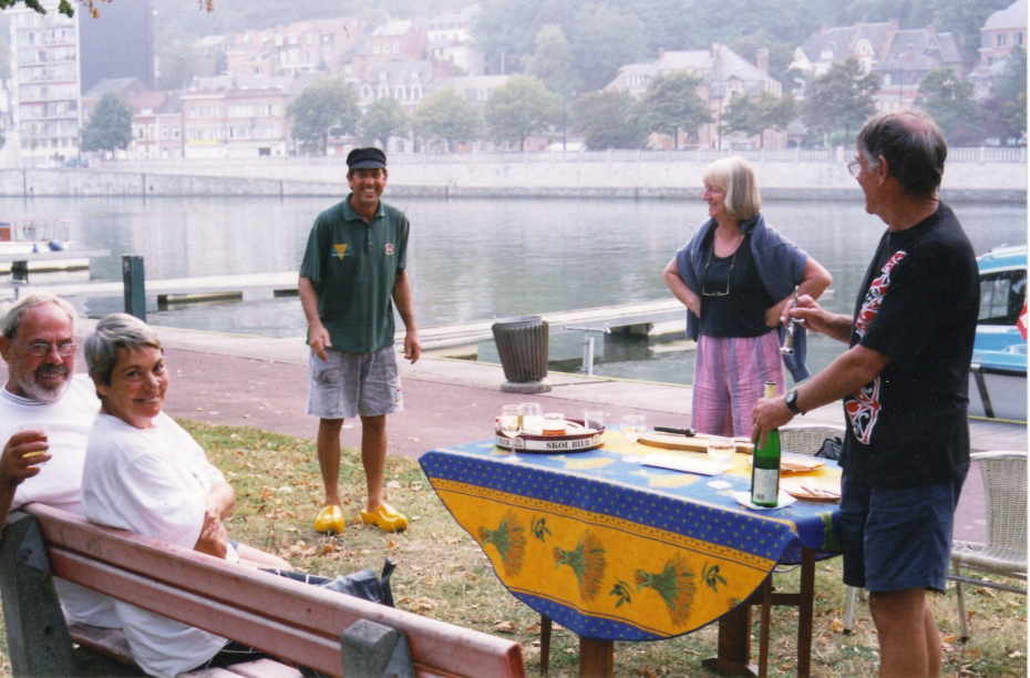 TollyJasNamur.JPG (568363 bytes)
