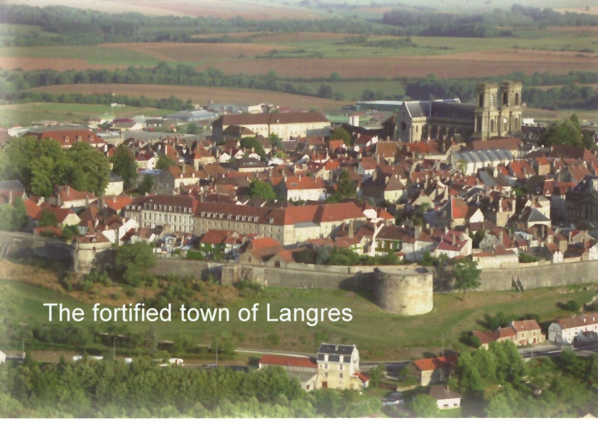 Langres.JPG (23012 bytes)