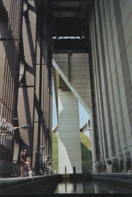 Strpy-Thieu-lift.JPG (251425 bytes)
