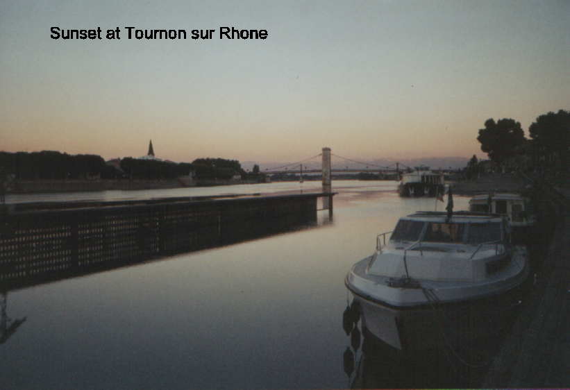 TournonSunset.JPG (333329 bytes)