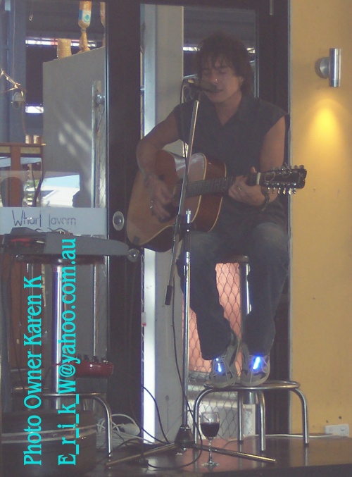 Mooloolaba Wharf Tavern, 16th May 2004 - view video