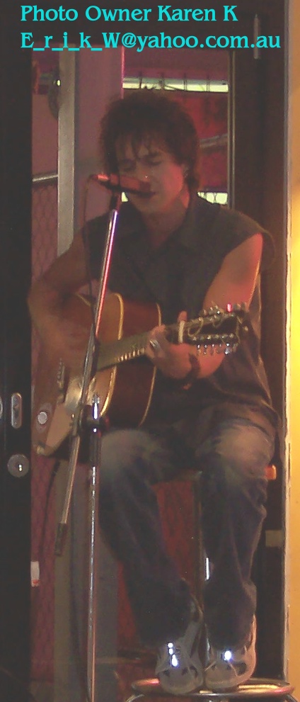 Mooloolaba Wharf Tavern, 16th May 2004 - view slideshow