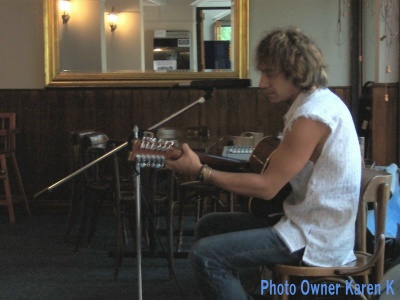 Ashmore Tavern, 14th December 2003 - view slideshow