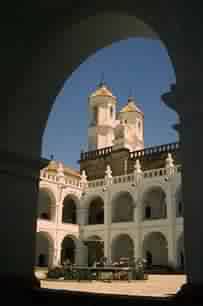 Claustro del Convento de San Felipe de Neri. Sucre