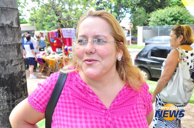 Margarete come&ccedil;ou a ir &agrave; feira por amigos, e atualmente &eacute; ela quem leva amigos at&eacute; a pra&ccedil;a para o evento