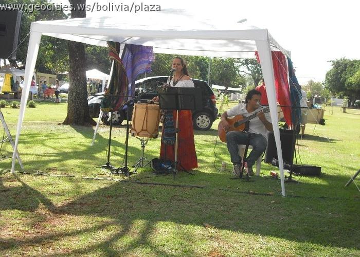 010_geocities_ws_bolivia_plaza.jpg