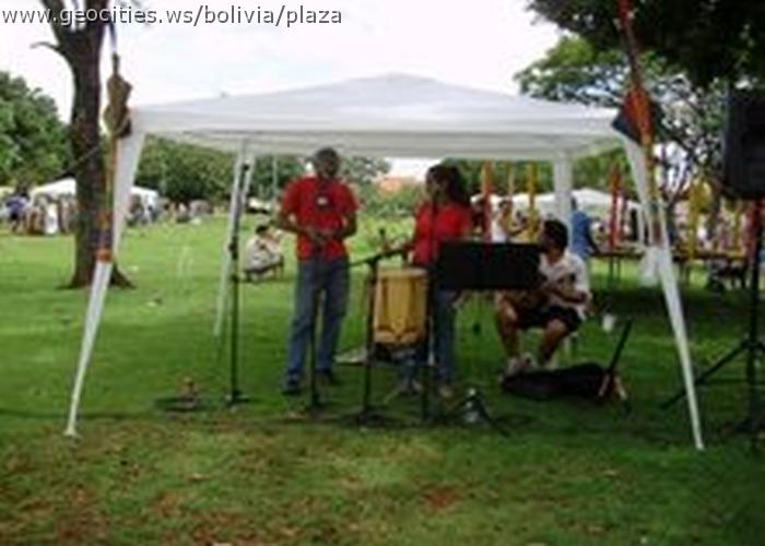 019_geocities_ws_bolivia_plaza.jpg