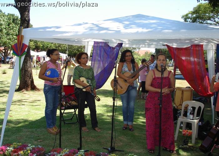 040_geocities_ws_bolivia_plaza.jpg