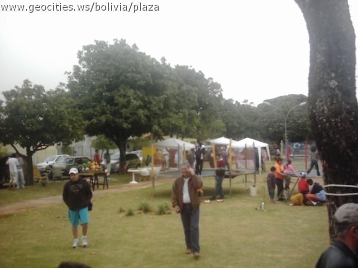 062_geocities_ws_bolivia_plaza.jpg