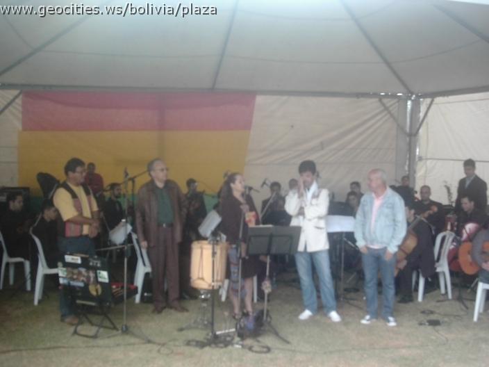 070_geocities_ws_bolivia_plaza.jpg
