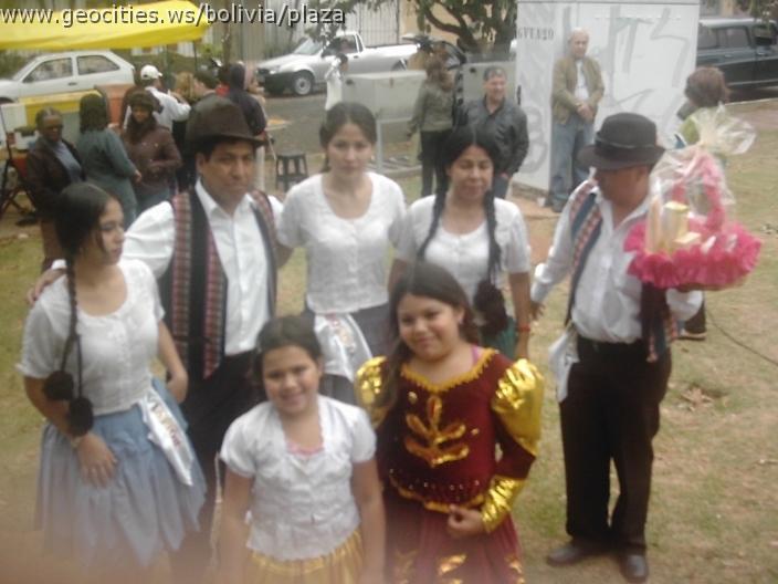 073_geocities_ws_bolivia_plaza.jpg