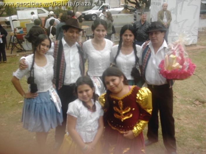 075_geocities_ws_bolivia_plaza.jpg