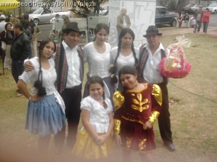 076_geocities_ws_bolivia_plaza.jpg