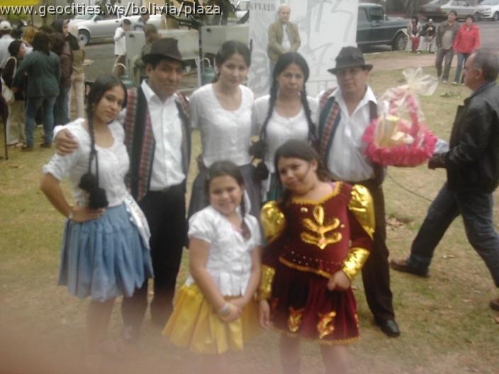 077_geocities_ws_bolivia_plaza.jpg