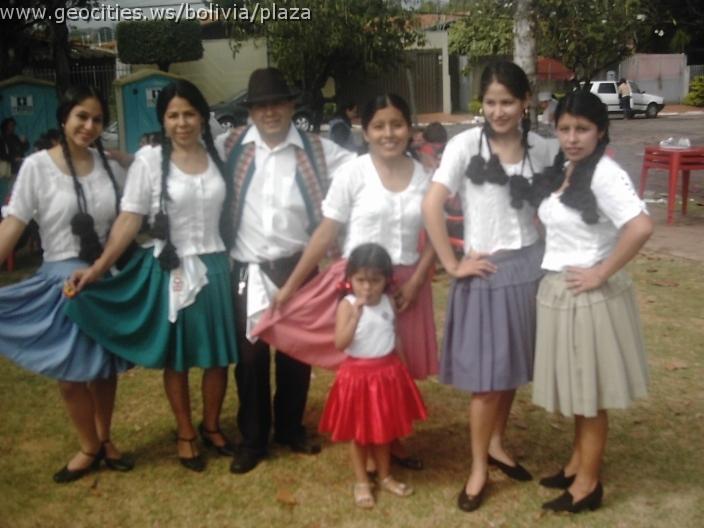 079_geocities_ws_bolivia_plaza.jpg