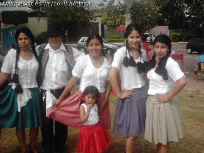 080_geocities_ws_bolivia_plaza.jpg