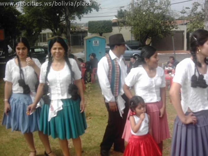 081_geocities_ws_bolivia_plaza.jpg