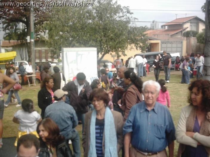 085_geocities_ws_bolivia_plaza.jpg