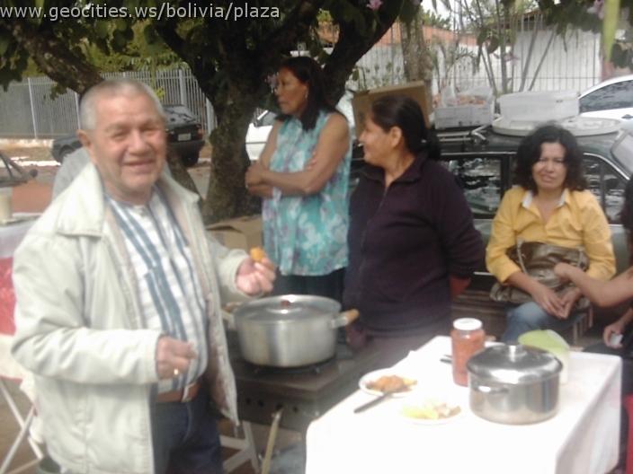 115_geocities_ws_bolivia_plaza.jpg