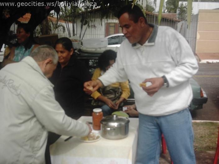 116_geocities_ws_bolivia_plaza.jpg