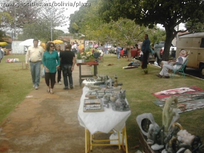 139_geocities_ws_bolivia_plaza.jpg