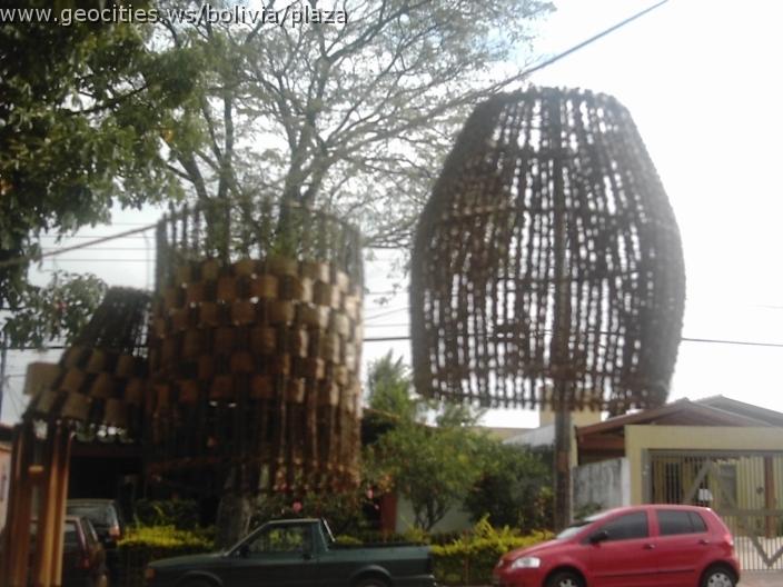 151_geocities_ws_bolivia_plaza.jpg