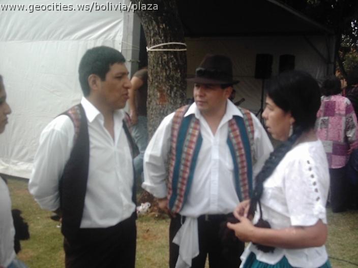 160_geocities_ws_bolivia_plaza.jpg