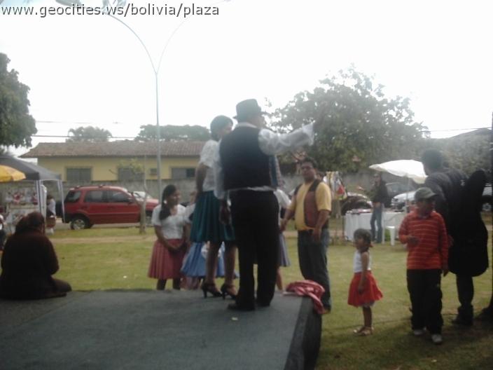 168_geocities_ws_bolivia_plaza.jpg
