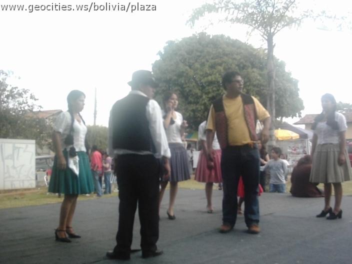 170_geocities_ws_bolivia_plaza.jpg