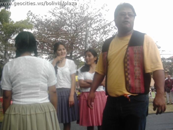 172_geocities_ws_bolivia_plaza.jpg
