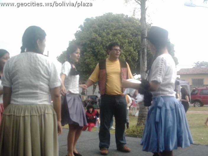 176_geocities_ws_bolivia_plaza.jpg