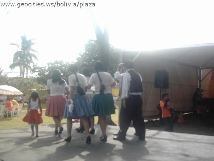 179_geocities_ws_bolivia_plaza.jpg