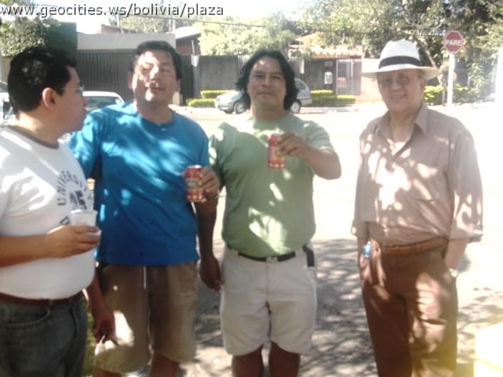 255_geocities_ws_bolivia_plaza.jpg