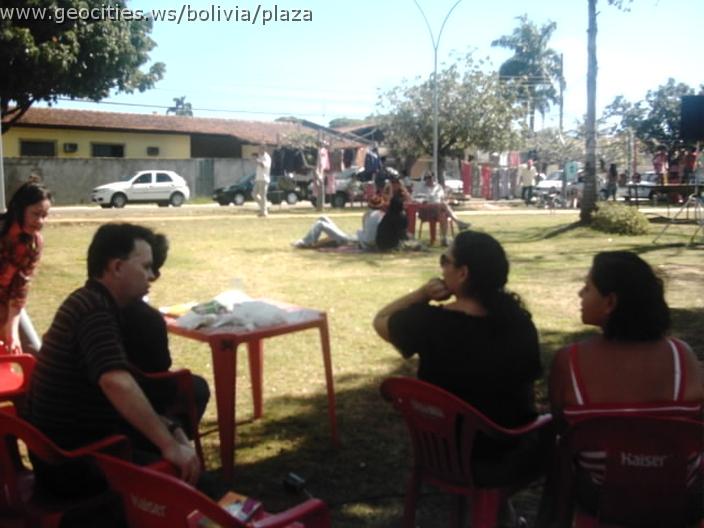261_geocities_ws_bolivia_plaza.jpg