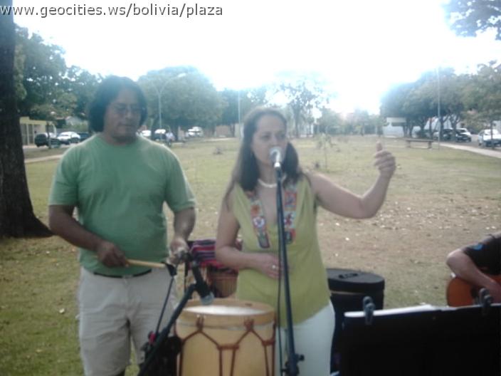 269_geocities_ws_bolivia_plaza.jpg
