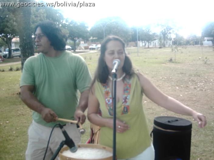 270_geocities_ws_bolivia_plaza.jpg