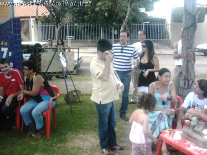281_geocities_ws_bolivia_plaza.jpg