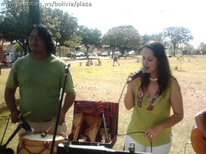 290_geocities_ws_bolivia_plaza.jpg