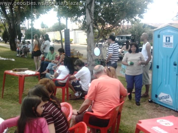297_geocities_ws_bolivia_plaza.jpg