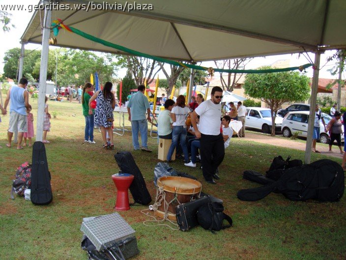 339_geocities_ws_bolivia_plaza.jpg